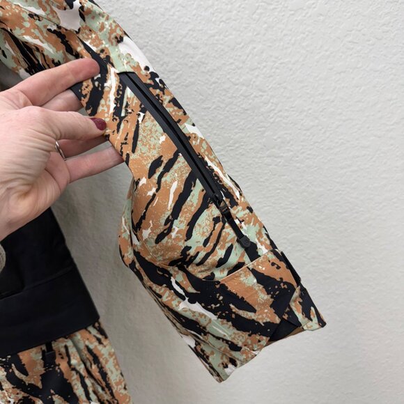 The North Face Verbier GTX Almond Butter Camo Winter Jacket Coat Womens XL NEW - Picture 4 of 12